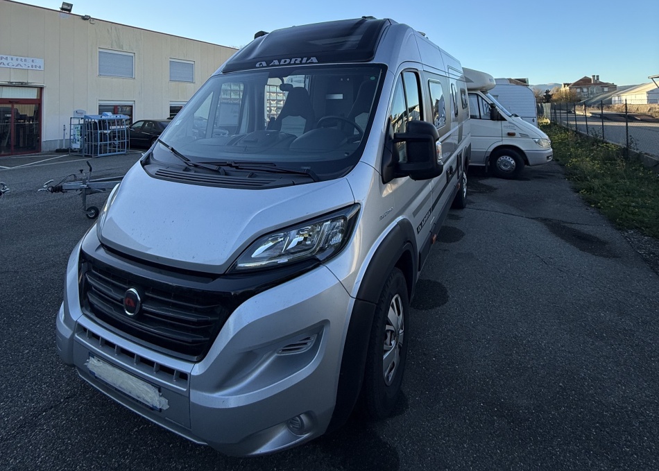 camping car ADRIA TWIN SUPREME 640 SLB modèle 2021