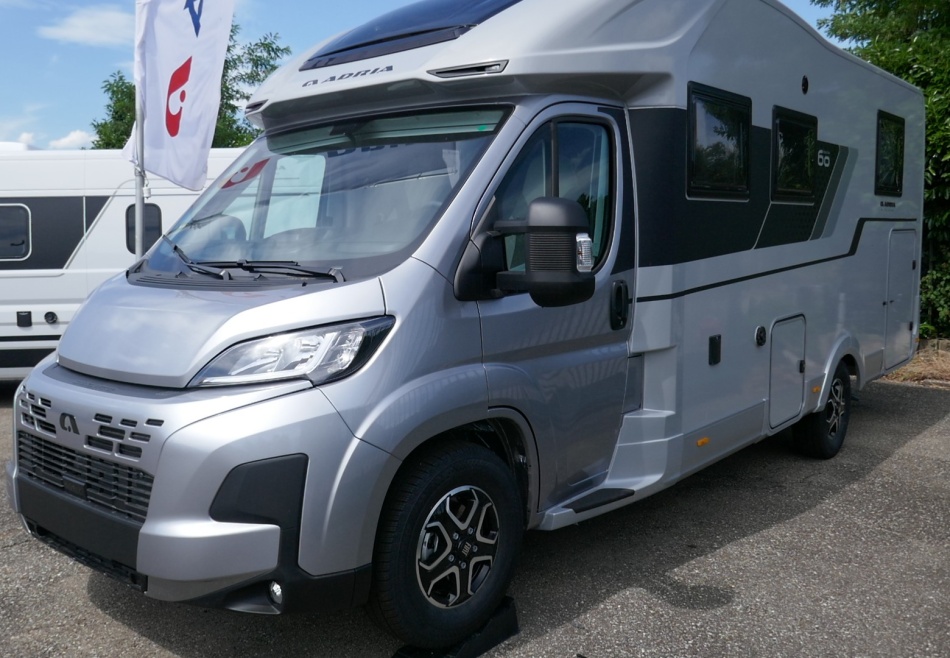 camping car ADRIA 60TH ANNIVERSARY MATRIX 650 DC modèle 2026