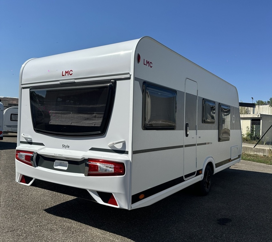 caravane LMC STYLE 453 D 70 ANS mod&egrave;le 2026